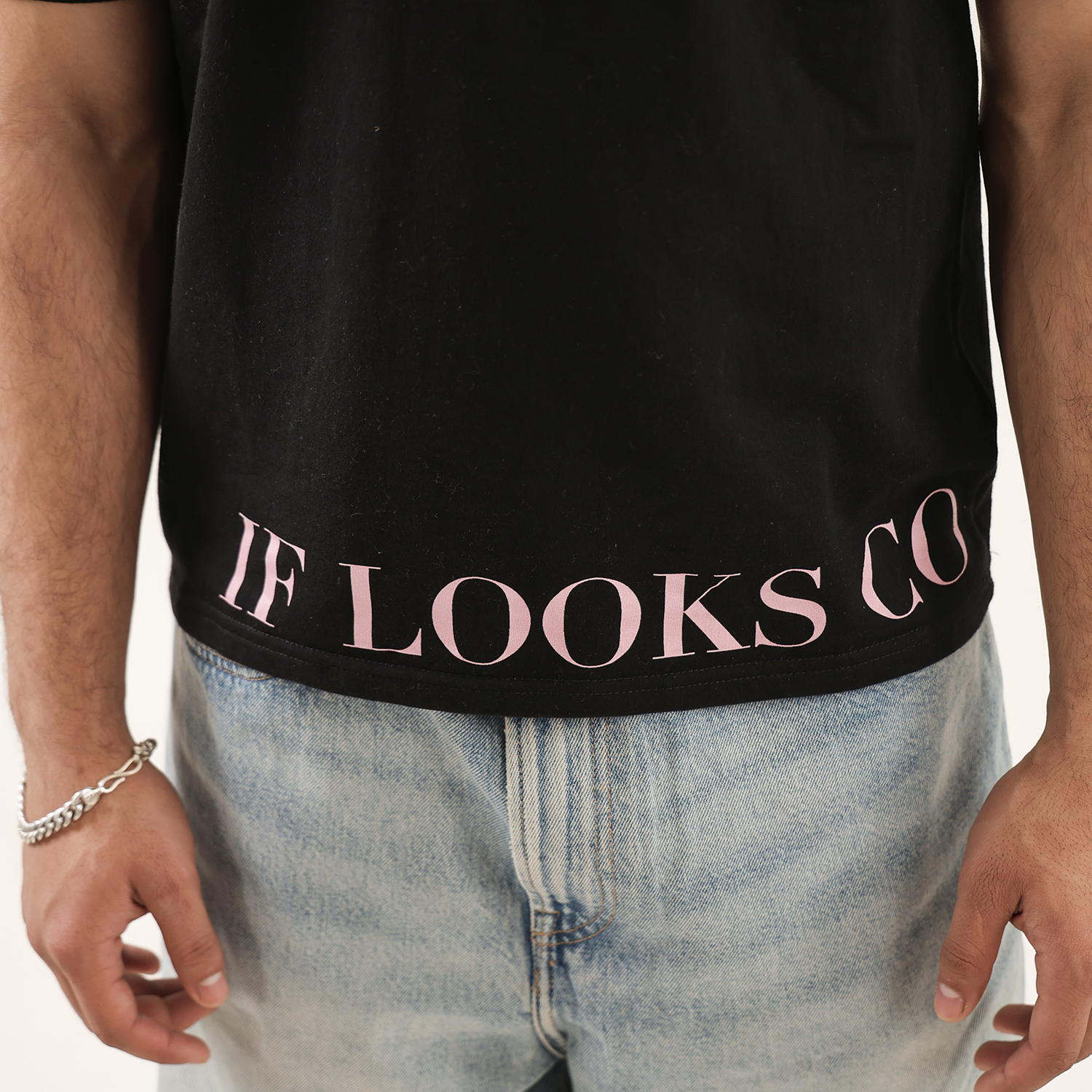 IF LOOKS COULD KILL - Image 7